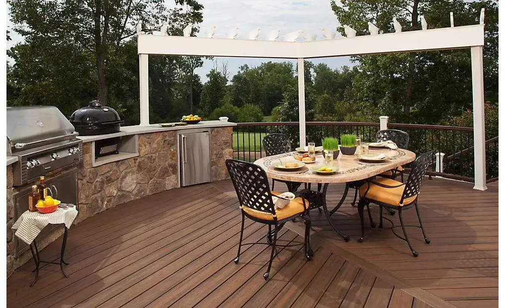 The Best Deck Materials for Long-Term Durability in Owatonna, MN