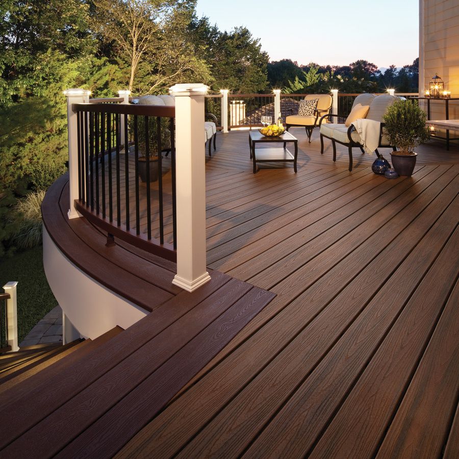 How Professional Deck Builders Design Custom Decks in Pine Island