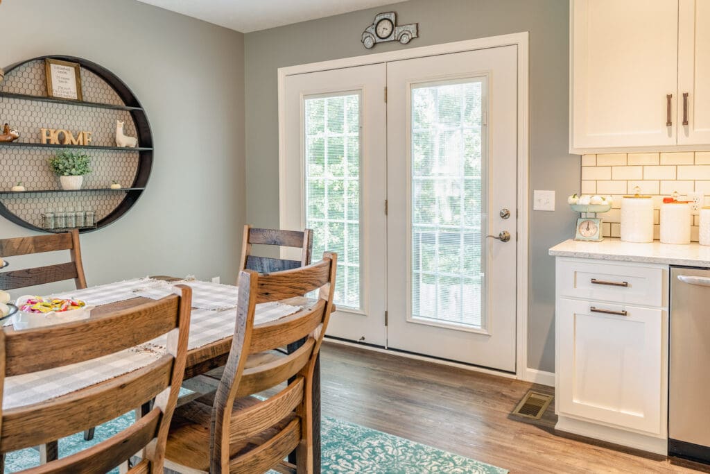 Signet Smooth Hinged Patio White Internal blinds 2