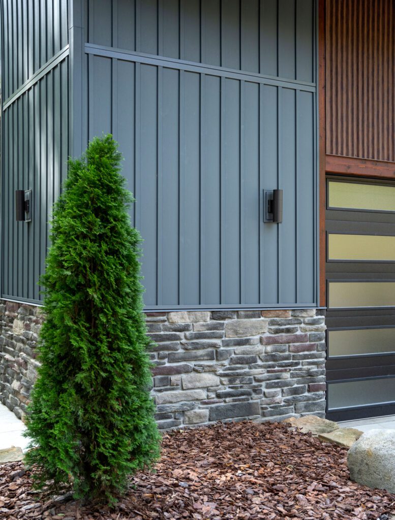 vvMinnesota winter weather impacting siding on Kasson MN home v