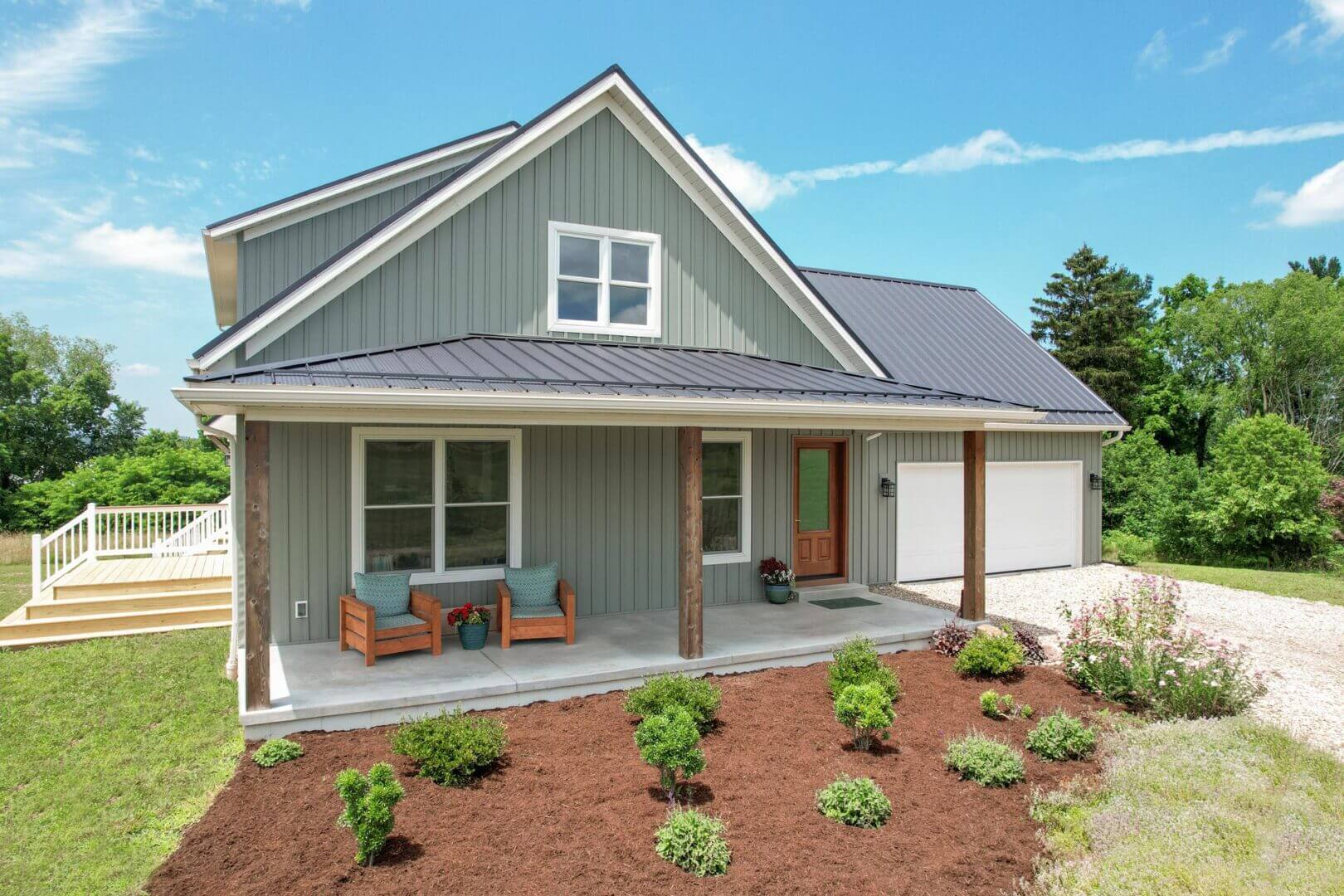 professional siding installation on residential home in Kasson MN by Minnesota’s 1st Choice